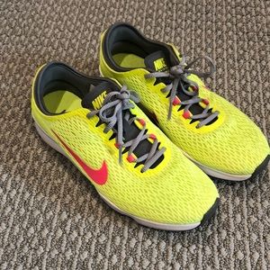 New Women Nike 7.5 Neon Yellow/Pink Zoom Fit Shoe